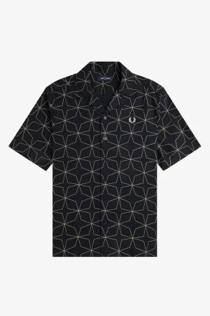 GEOMETRIC PRINT REVERE COLLAR SHIRT