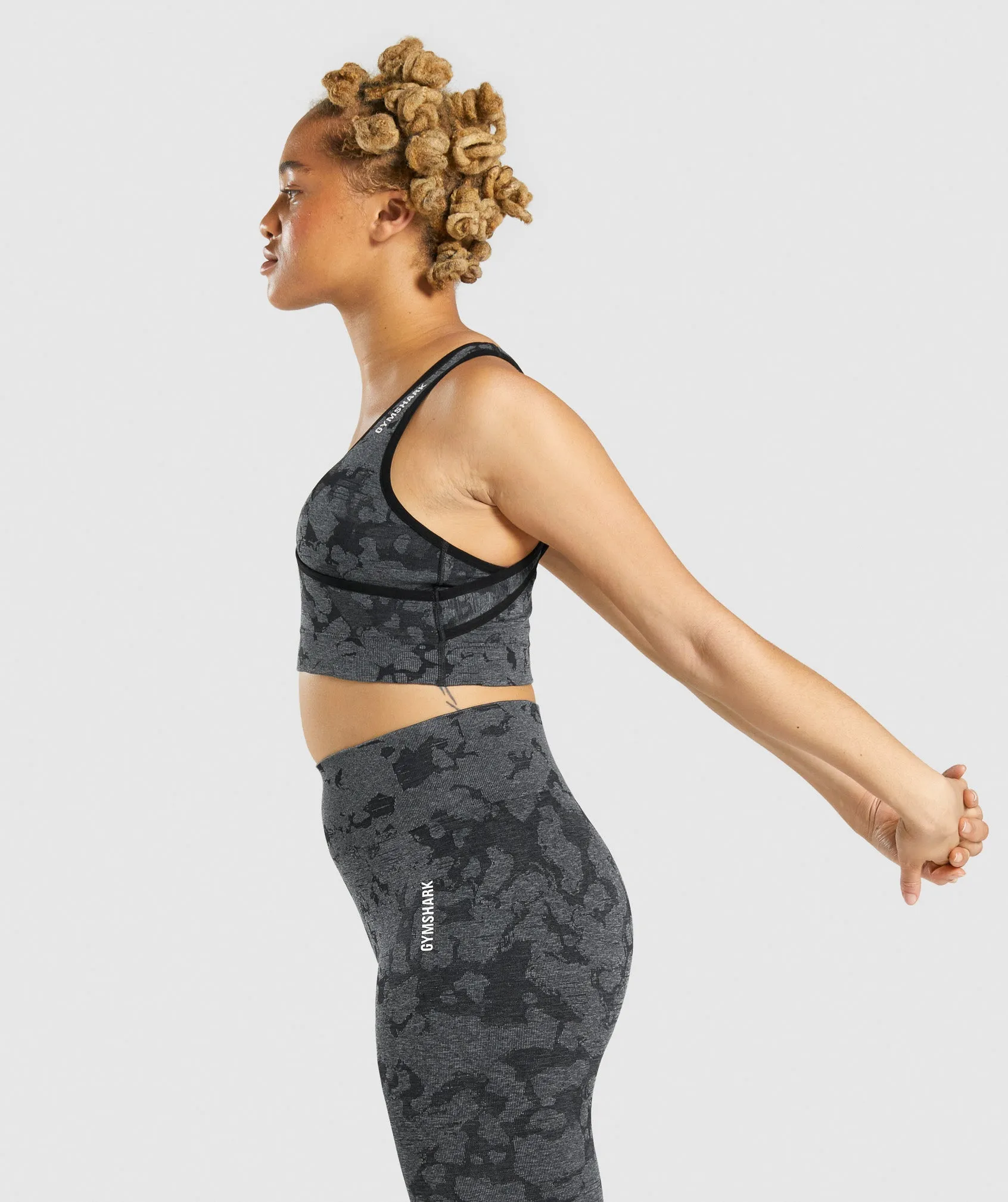 Gymshark Adapt Camo Seamless Sports Bra - Black
