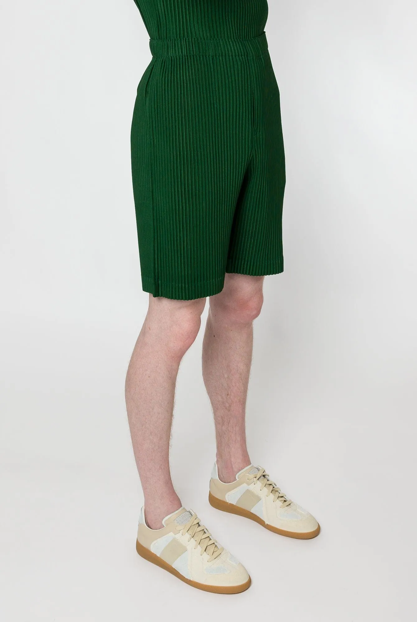 Homme Plissé Issey Miyake MC August 2024 Shorts in Seaweed
