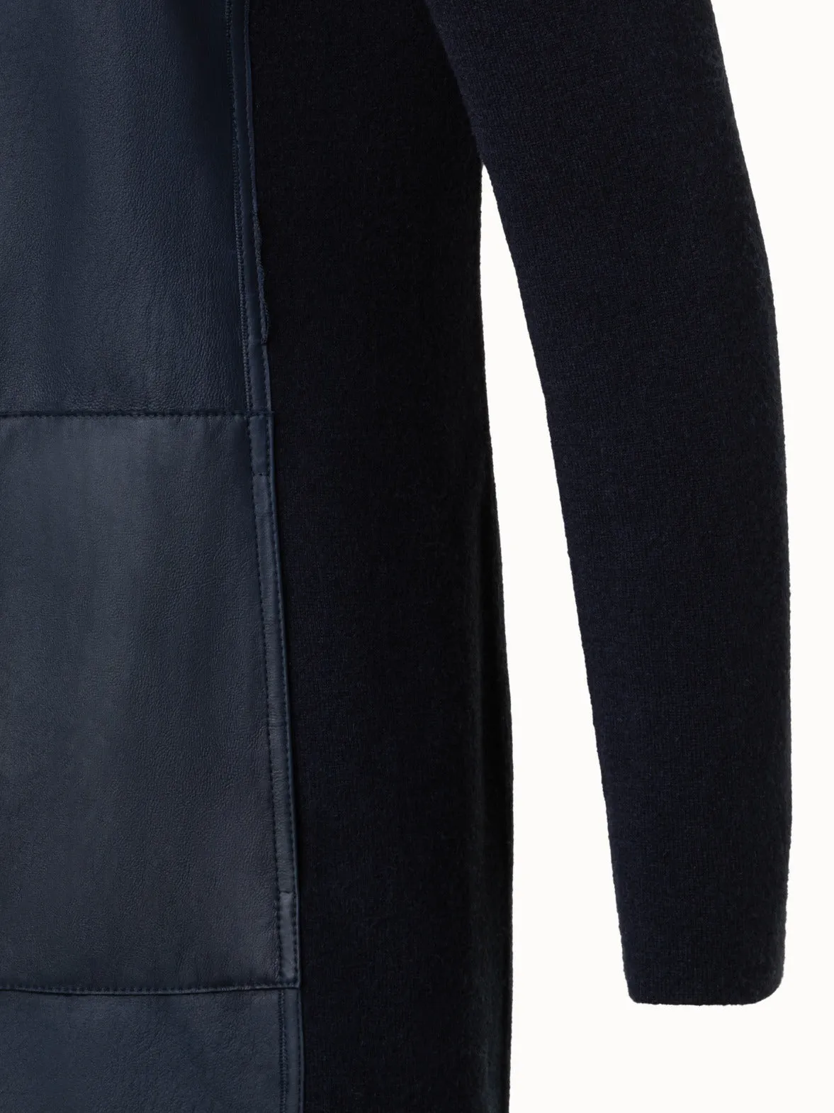 Mantel mit Kapuze aus Shearling-Leder und Kaschmirstrick