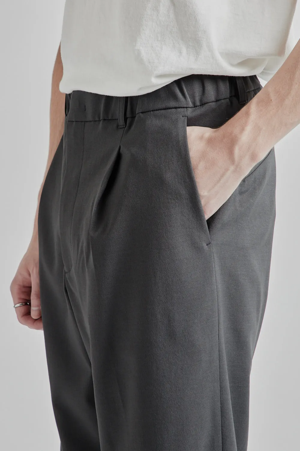 One Tuck Straight Pants - Asphalt
