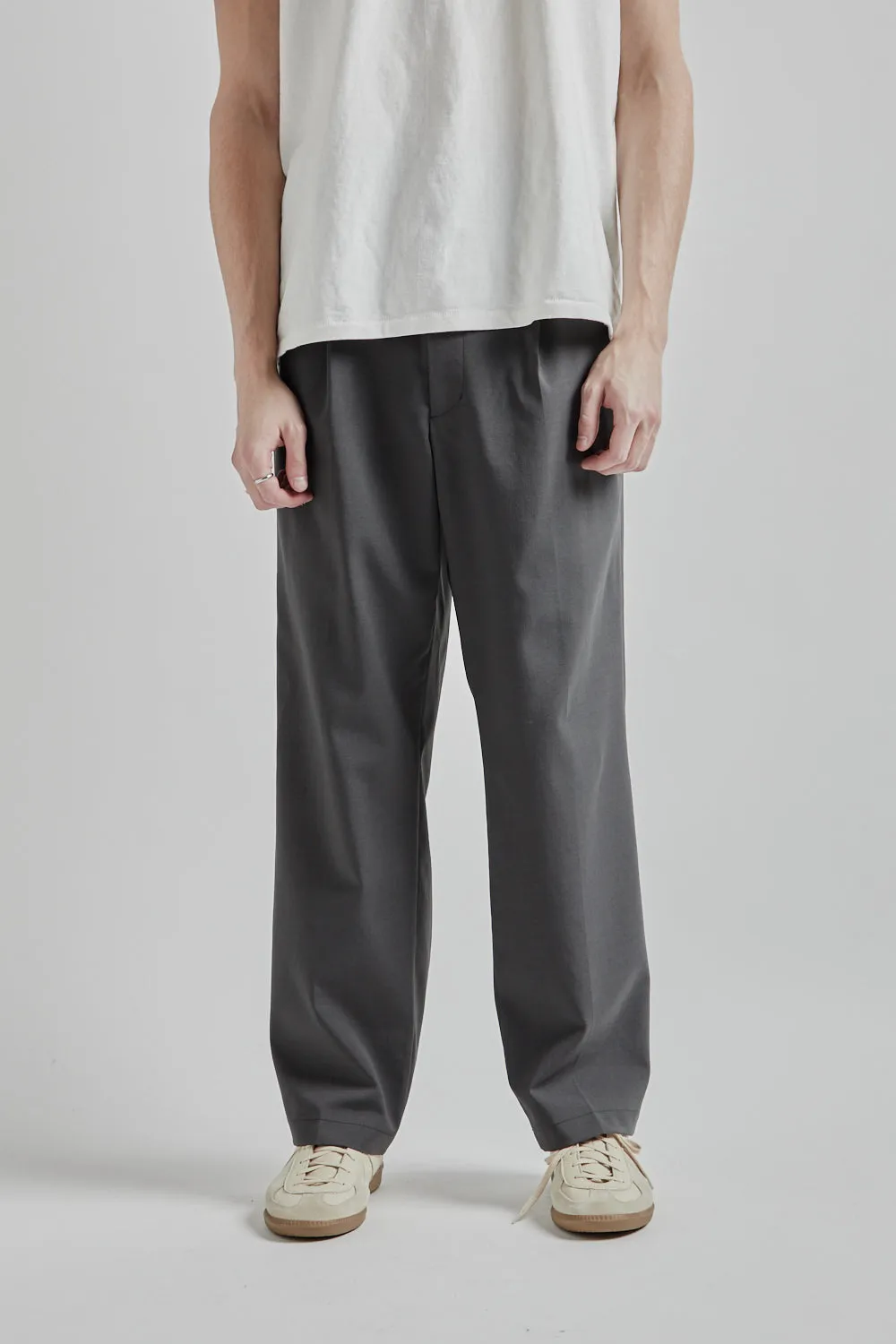 One Tuck Straight Pants - Asphalt