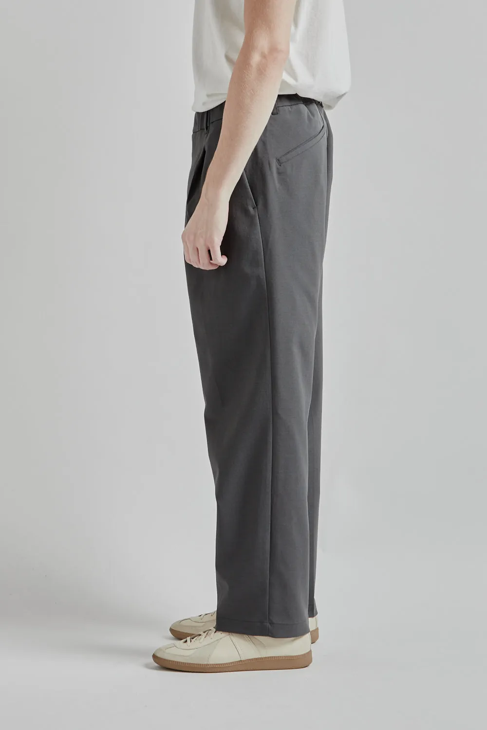 One Tuck Straight Pants - Asphalt