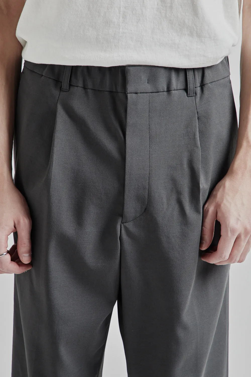 One Tuck Straight Pants - Asphalt
