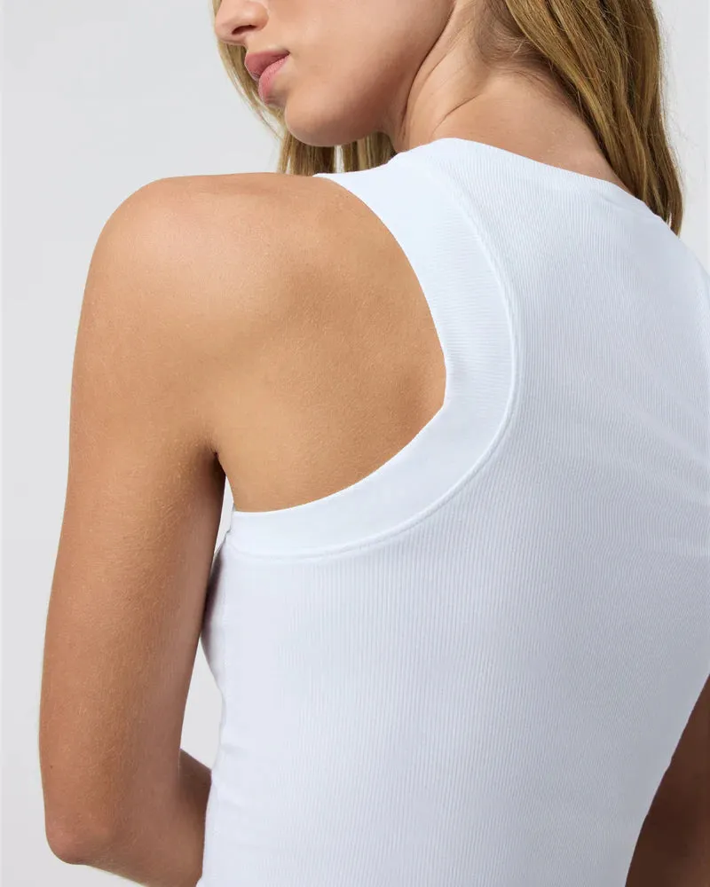 Vuori Pose Modern Tank
